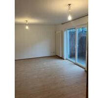 40m2, direkt an der UNI, Warmmiete, Garage, EBK, Terrasse - Homburg