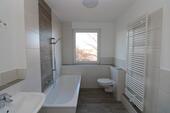 Foto - *2-Raum-Traum* - seltener 2RW-Grundriss mit Badewanne und geräumiger Küche