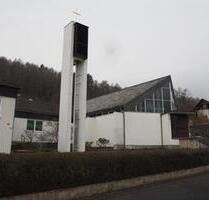 Kirchengebäude mit Wohnung und Gemeinderäumen in Reinhardshagen