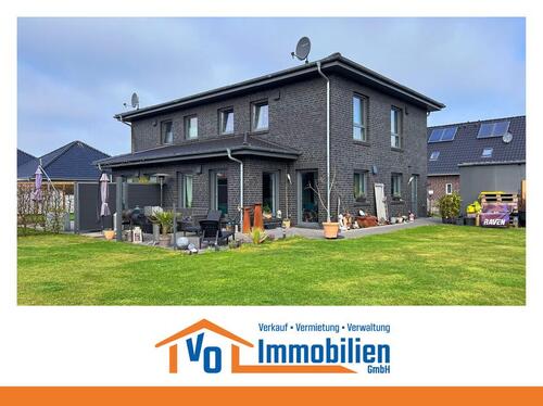 Foto - Einziehen & wohlfühlen: Doppelhaushälfte mit EBK, Südterrasse und Carport in Augustfehn