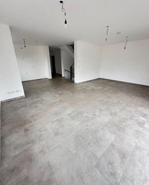 Foto - 6 Zimmer Doppelhaushälfte zur Miete in Ellzee