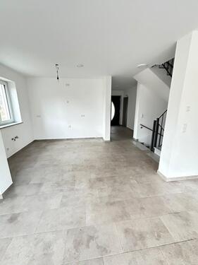 Foto - 6 Zimmer Doppelhaushälfte in Ellzee