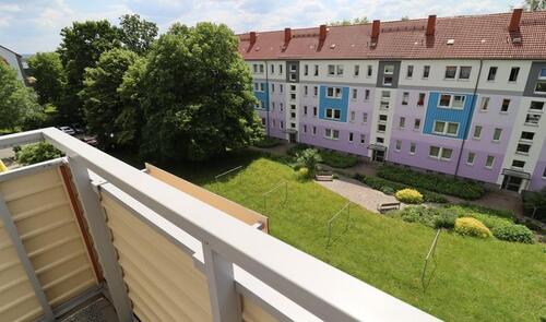 Foto - Ruhige 3-Zimmer-Wohnung mit BALKON im Grünen