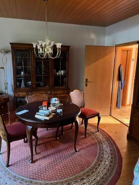 Foto - 2,5 Zimmer Wohnung mit Einbauwohnküche und Duschbad mit Fenster