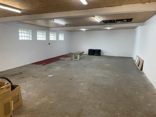 Foto - Lagerhalle ohne WC - 600,00&nbsp;EUR Kaltmiete, ca.&nbsp; 160,00&nbsp;m&sup2;