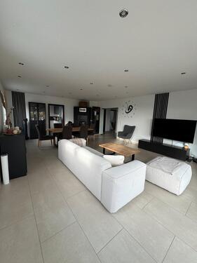 Foto - Obergeschosswohnung (3 Zimmer) mit ausgebauten Dachgeschoss