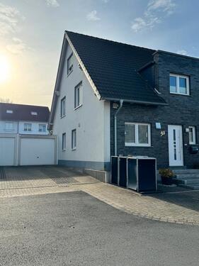 Foto - Wunderschöne Doppelhaushälfte mit Garage und Wintergarten.