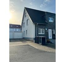 Wunderschöne Doppelhaushälfte mit Garage und Wintergarten. - Lünen