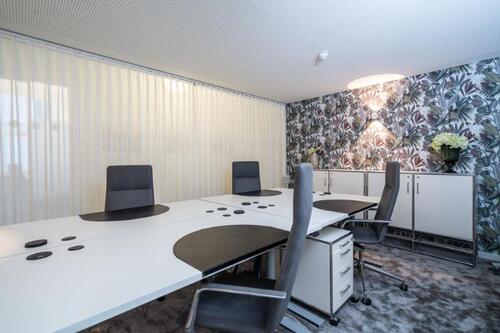 Foto - Flex Desk im historischen Hamburger Business Center mit Alsterblick
