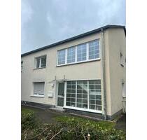 3,5-Zimmer-Wohnung mit Balkon in zentraler Lage von Moers-Mitte - Duisburg Hochheide