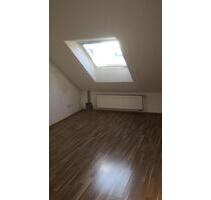 gemütliche Dachgeschosswohnung - 300,00&nbsp;EUR Kaltmiete, ca.&nbsp; 27,00&nbsp;m&sup2; in Detmold (PLZ: 32756)