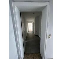 Sehr schöne 3 Zimmer, 1 Küche und Bad Wohnung - Dittelbrunn