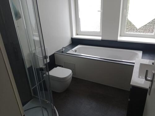 Foto - Großzügige 4-Zimmerwohnung mit Balkon in ruhiger Stadtrandlage