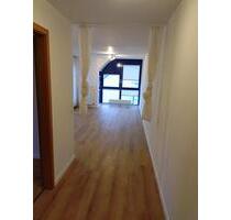 Renovierte 2,5-Zimmer-DG-Wohnung - Sachsenheim