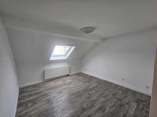 Foto - Helle 2-Zimmer DG Wohnung ab sofort zu vermieten Krefeld Stadtmit