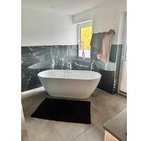 Luxuriöse 4 Zimmer Wohnung mit Wintergarten in Grönebach - Winterberg