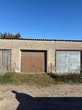 Foto - Garage mit Schwingtor - 40,00 EUR Miete,