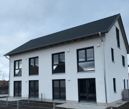 Foto - Neubau DHH m. Keller, Garage, Stellplatz, Ziegelmassiv, Bez. 725