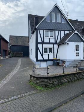 Foto - Doppelhaushälfte saniert zu vermieten