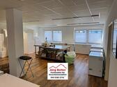 Foto - Moderne Büro-, Werkstatt- oder Lagerfläche