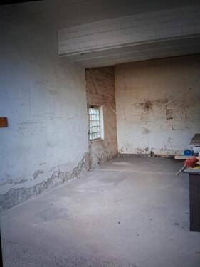 Foto - KFZ Schrauber Halle Arbeitsplatz Bastler Hobby