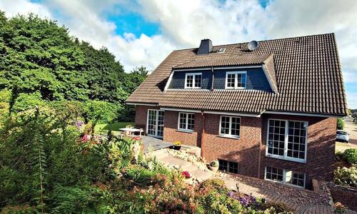 Foto - Zweifamilienhaus mit Einliegerwohnung – provisionsfrei