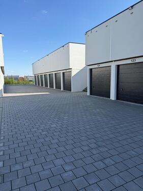 Foto - Einzel Garage Lagerfläche Stellplatz Garagenpark Würzburg
