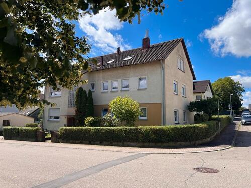 Foto - 3 Familienhaus mit großer Lagerhalle und 2 Garagen