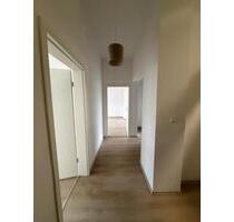 Miete Wohnung - 530,00 EUR Kaltmiete, ca.  80,00 m² in Duisburg (PLZ: 47169) Hamborn