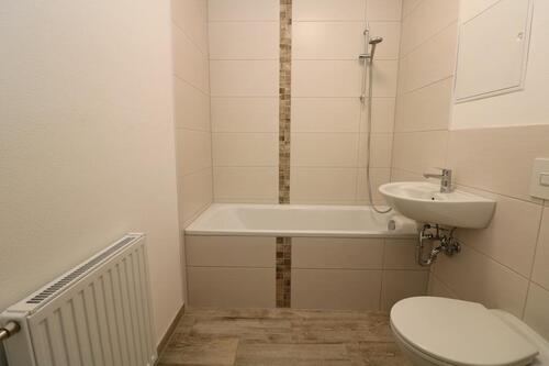 Foto - In meiner Badewanne bin ich der Kapitän...neu sanierte 3-RW mit Wanne u. Balkon!!!