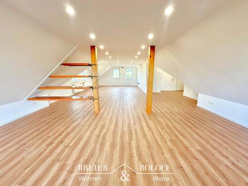 Foto - Großzügiger Wohntraum: 3,5 Zimmer-Küchenbereich-Bad mit Balkon in Bergdorf