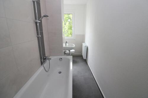 Foto - Auch für Nichtschwimmer geeignet...3-RW mit modernem Wannenbad!