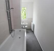 Auch für Nichtschwimmer geeignet...3-RW mit modernem Wannenbad! - Freiberg