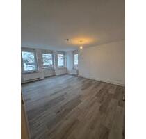 Frisch renovierte 2-Zi.-Wohnung (44 m²) mit Balkon & Pantryküche - Heide