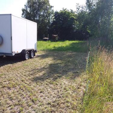 Foto - Stellplatz für Wohnwagen, Anhänger, Wohnmobil oder ähnliches