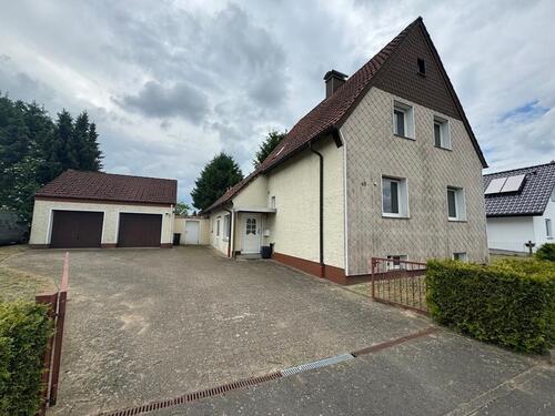 Foto - Einfamilienhaus mit riesigem Potenzial 1000qm Grundstück