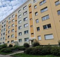 Schicke 5 - Raumwohnung mit Balkon in der Sachsenallee 92 zu vermieten! - Glauchau