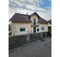 Gepflegtes Einfamilienhaus im Grünen mit großem Grundstück - Herrngiersdorf