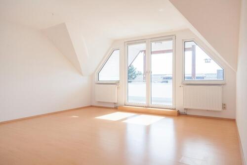 Foto - Charmante 3-Zimmer-Dachgeschosswohnung mit Loggia & Stellplatz