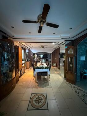 Foto - Haus zur Miete - 1.700,00&nbsp;EUR Kaltmiete, ca.&nbsp; 195,00&nbsp;m&sup2;