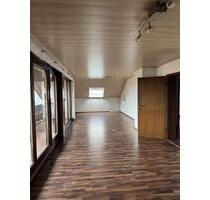 Freundliche 3-3,5-Zimmer-DG-Wohnung mit EBK in Eberbach - Neckargemünd