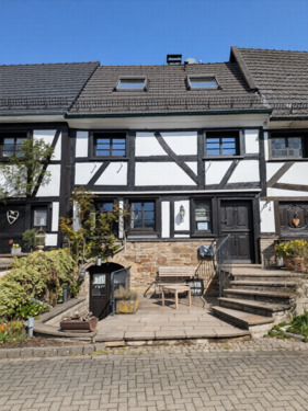 Foto - Traum Fachwerkhaus mit Kamin, Pool, Gartenhaus, Sauna 3,5 Zimmer