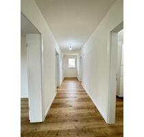 Moderne, schöne und frisch renovierte 2-Zimmer-Whg mit EBK und Terrasse - Achim