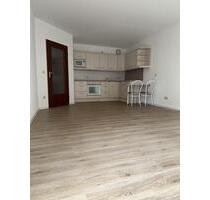 Frisch Renovierte 2-Zimmer-Wohnung mit offener Wohnküche & Bad - Göttingen Grone Frisch Renovierte 2-Zimmer-Wohnung mit offener Wohnküche & Bad - Göttingen Grone