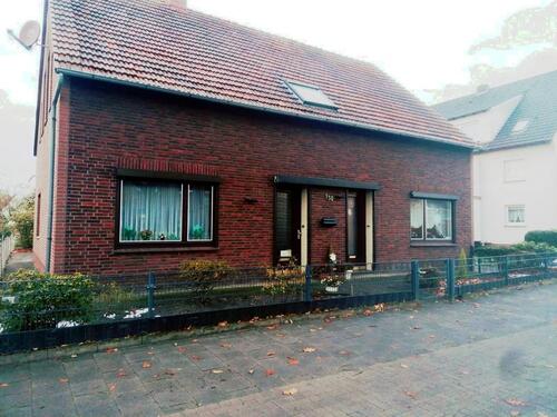 Foto - Frisch sanierte Doppelhaushälfte – 4 Zimmer + Garten