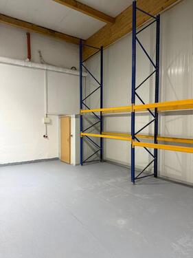 Foto - 130m² Lager Halle Gewerbe Immobilie Produktion Lagerhalle