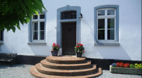 Foto - 4,5-Z.wohnung im Denkmal mit relativ guter Anbindung