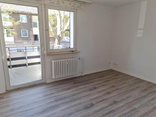 Foto - Schöne renovierte 4-Zimmer-Wohnung im 1.Obergeschoss zu vermieten!