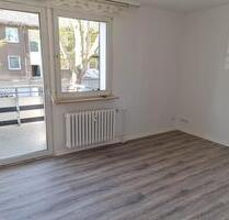 Schöne renovierte 4-Zimmer-Wohnung im 1.Obergeschoss zu vermieten! - Duisburg Hamborn