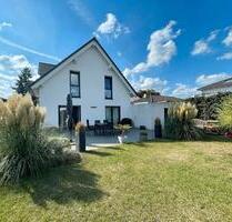 Freistehendes Einfamilienhaus v. 2019 mit großem Garten, zentral - Gladbeck